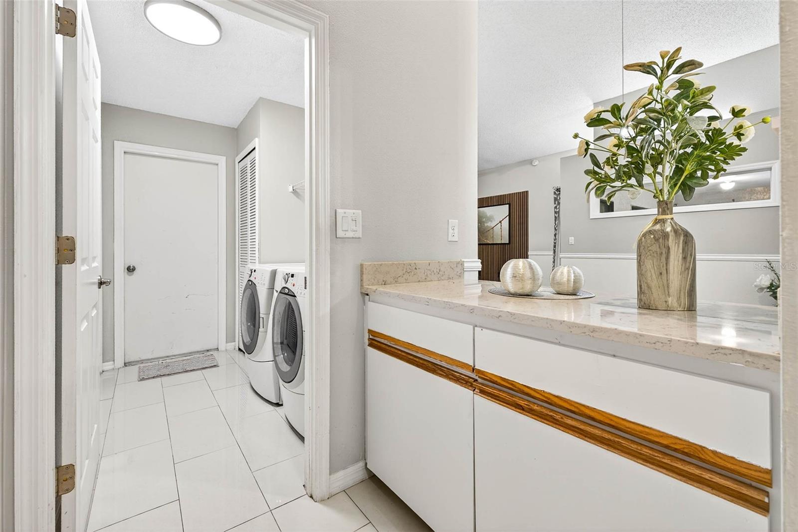 Image 25 of 47 For 890 Kriswell Court