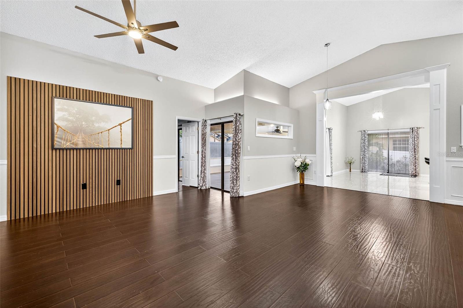 Image 3 of 47 For 890 Kriswell Court