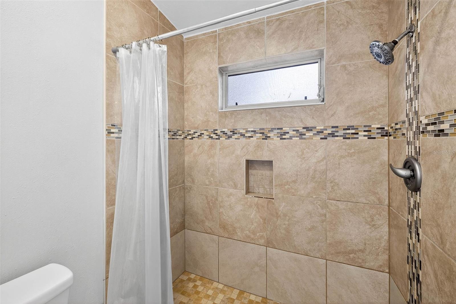 Image 37 of 47 For 890 Kriswell Court