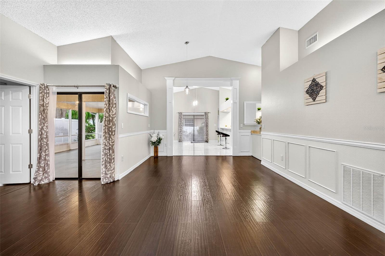 Image 4 of 47 For 890 Kriswell Court