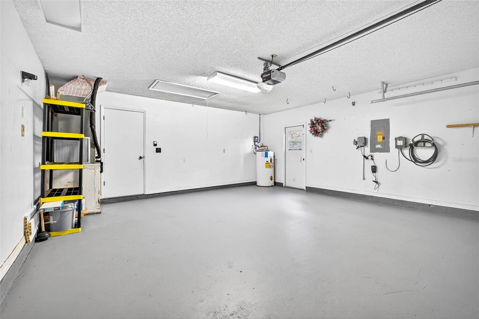 Image 42 of 47 For 890 Kriswell Court