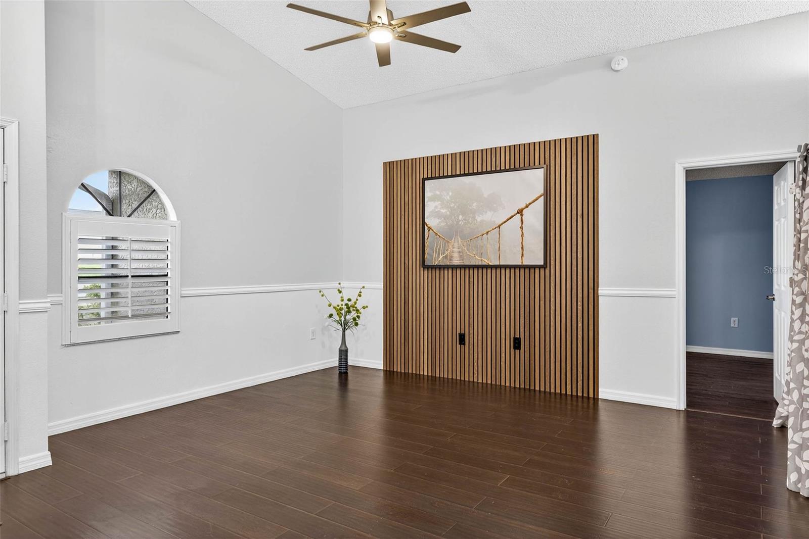 Image 6 of 47 For 890 Kriswell Court