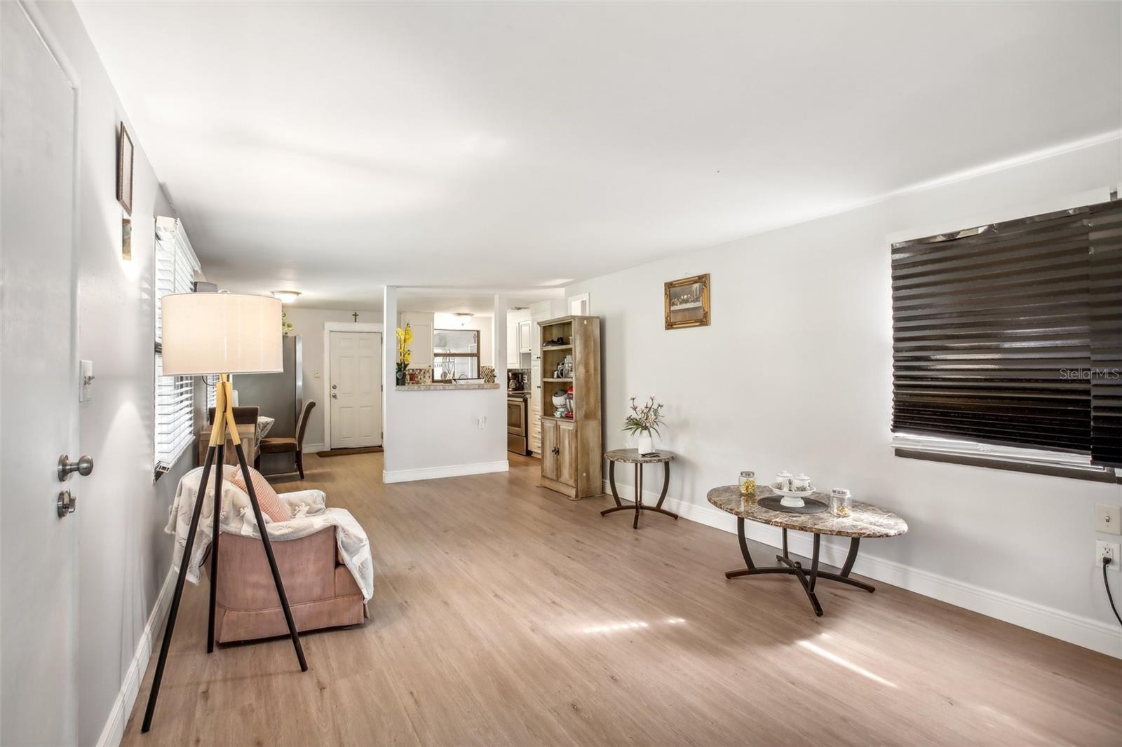 Image 6 of 25 For 10821 105th Street