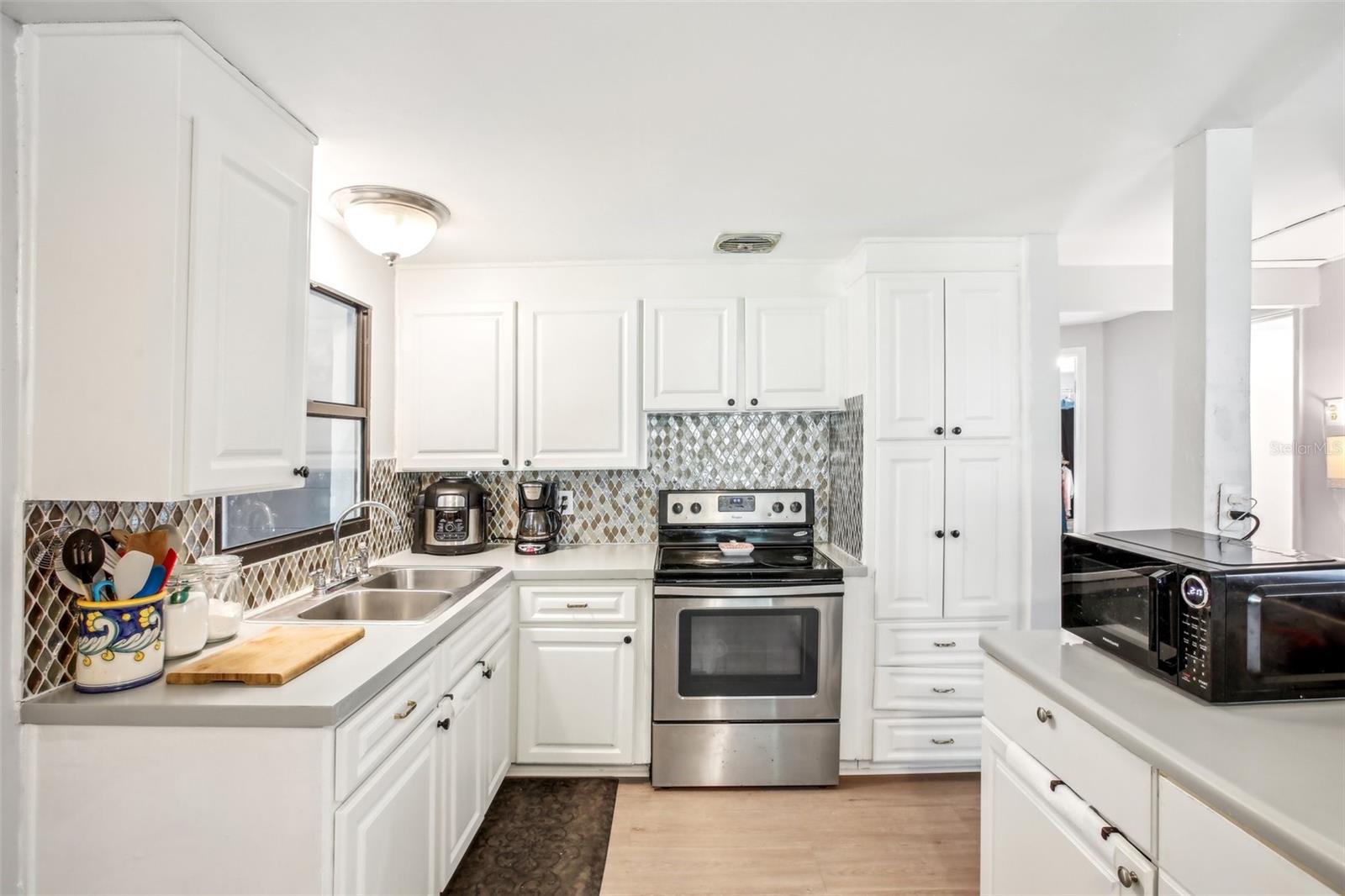 Image 8 of 25 For 10821 105th Street