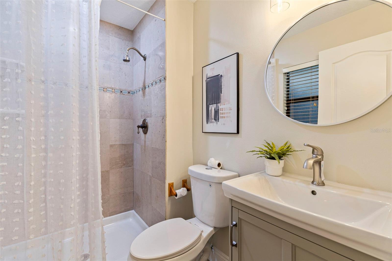 Image 22 of 31 For 1353 Wildwood Court