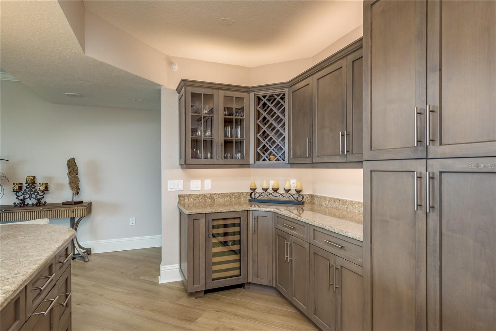 Image 11 of 42 For 1170 Gulf Boulevard 1104