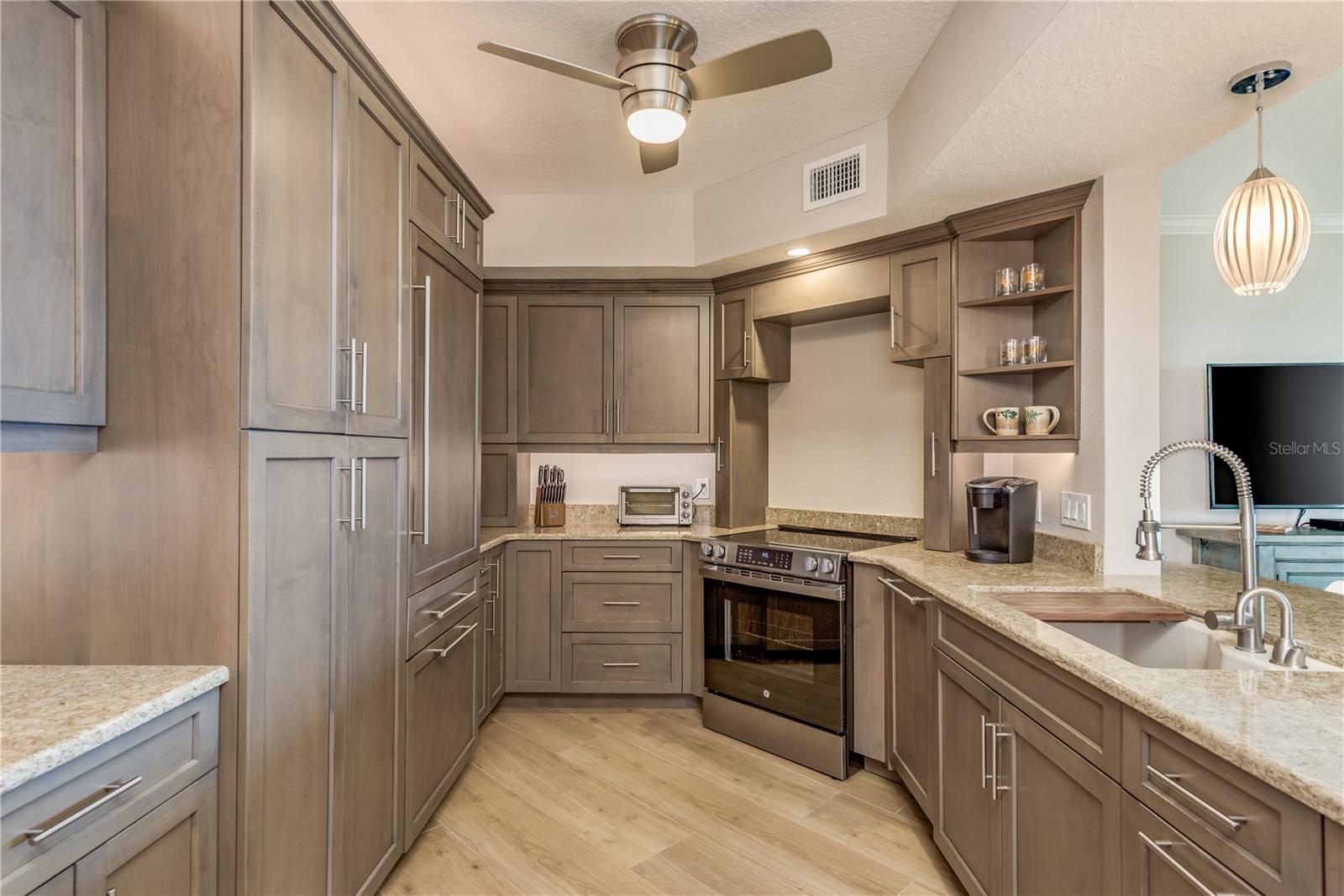 Image 12 of 42 For 1170 Gulf Boulevard 1104