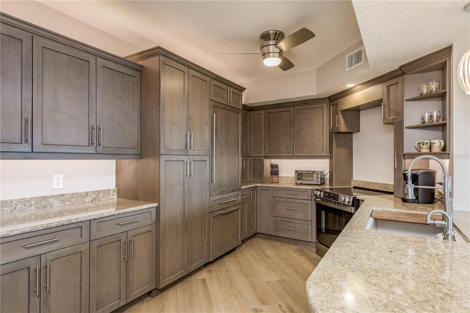 Image 14 of 42 For 1170 Gulf Boulevard 1104