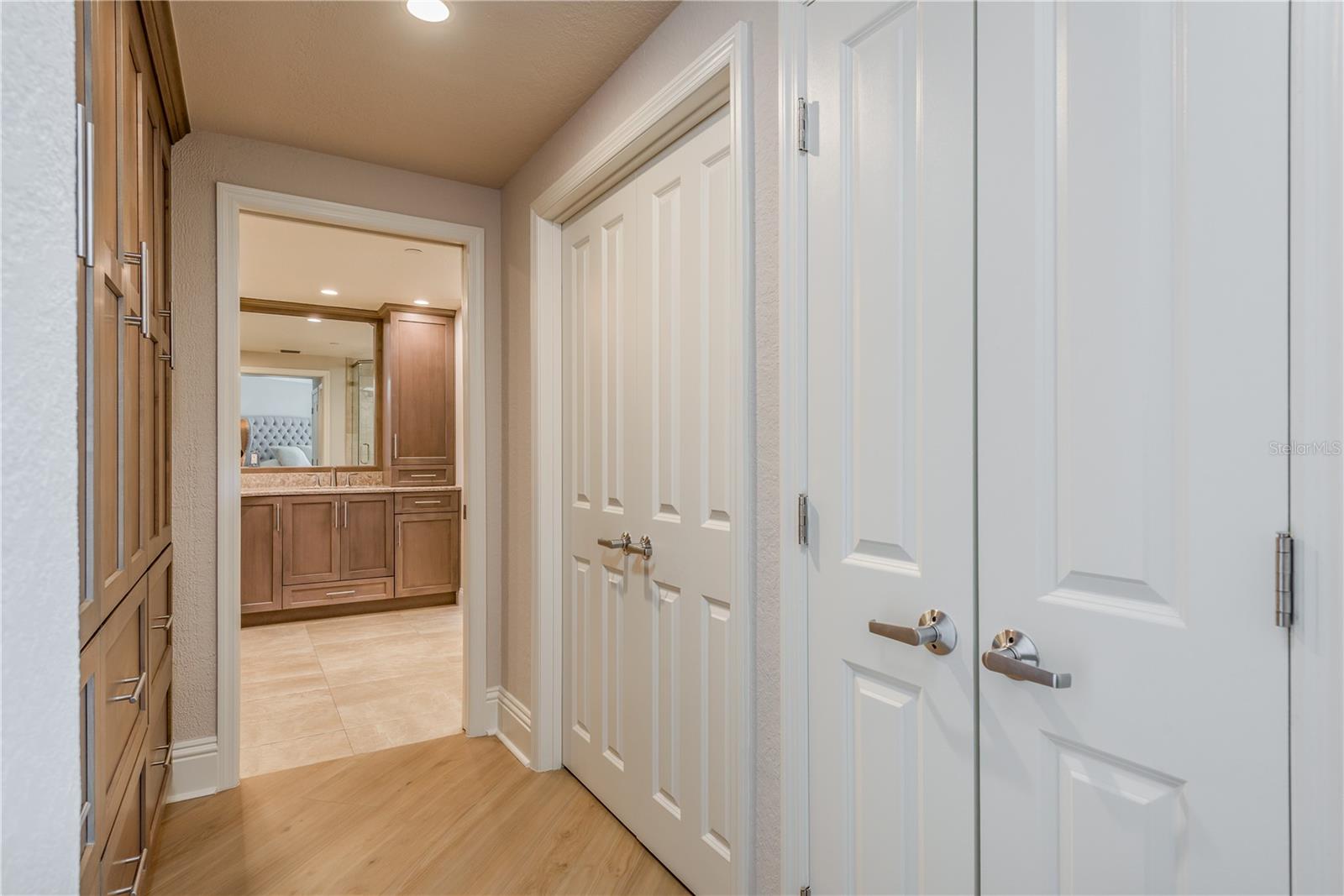 Image 20 of 42 For 1170 Gulf Boulevard 1104