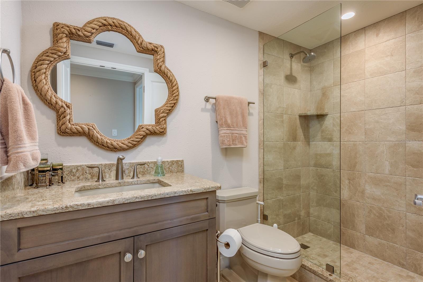 Image 23 of 42 For 1170 Gulf Boulevard 1104