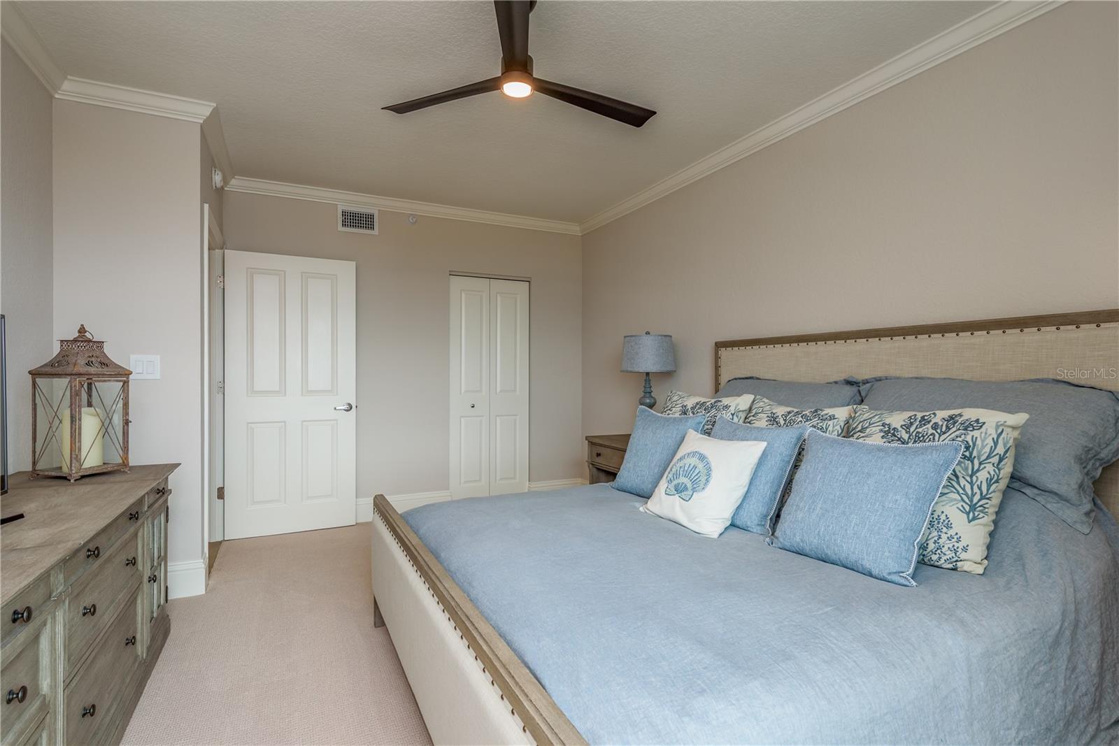 Image 26 of 42 For 1170 Gulf Boulevard 1104