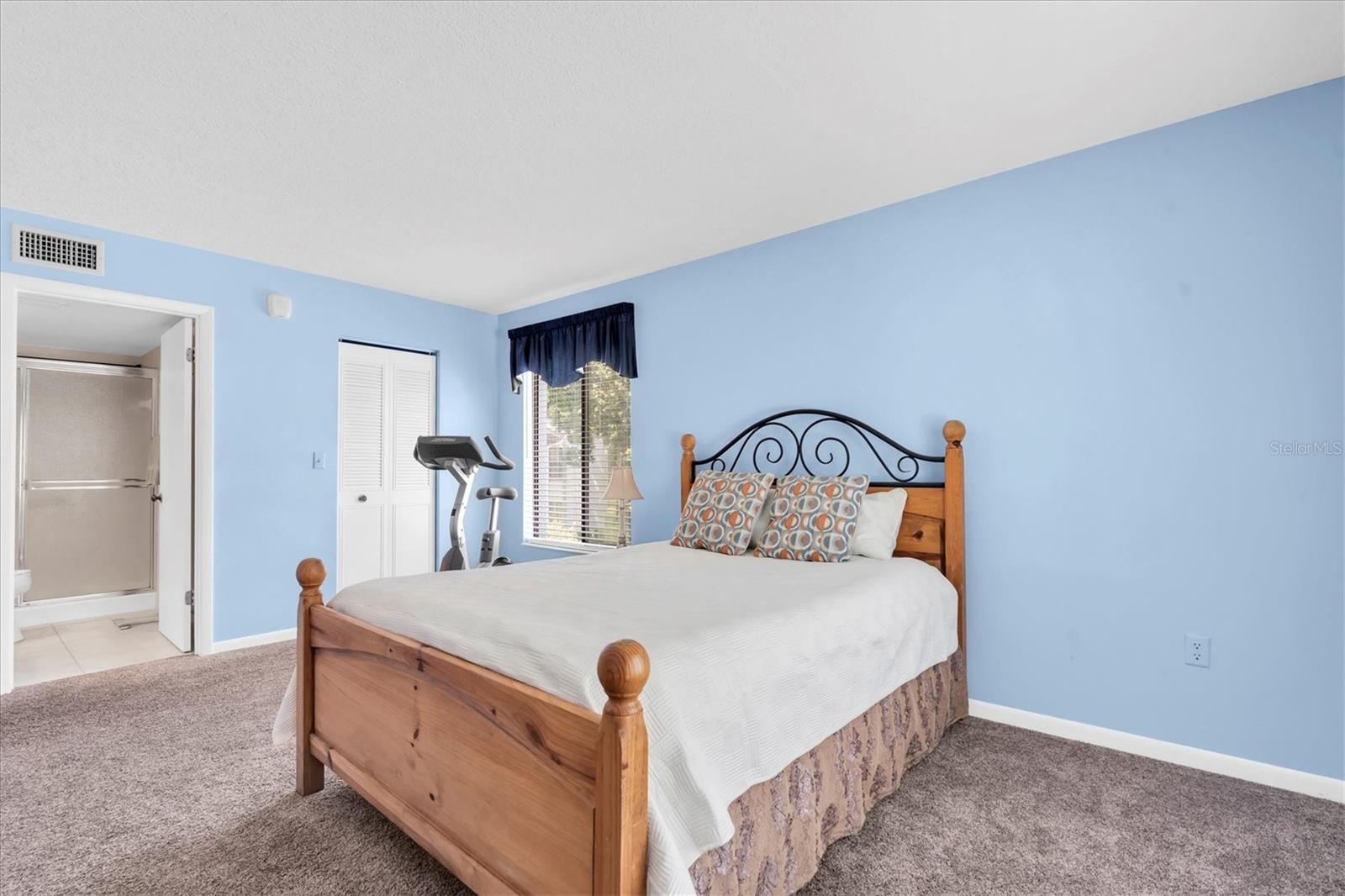 Image 16 of 34 For 1207 Pine Ridge Circle W H2