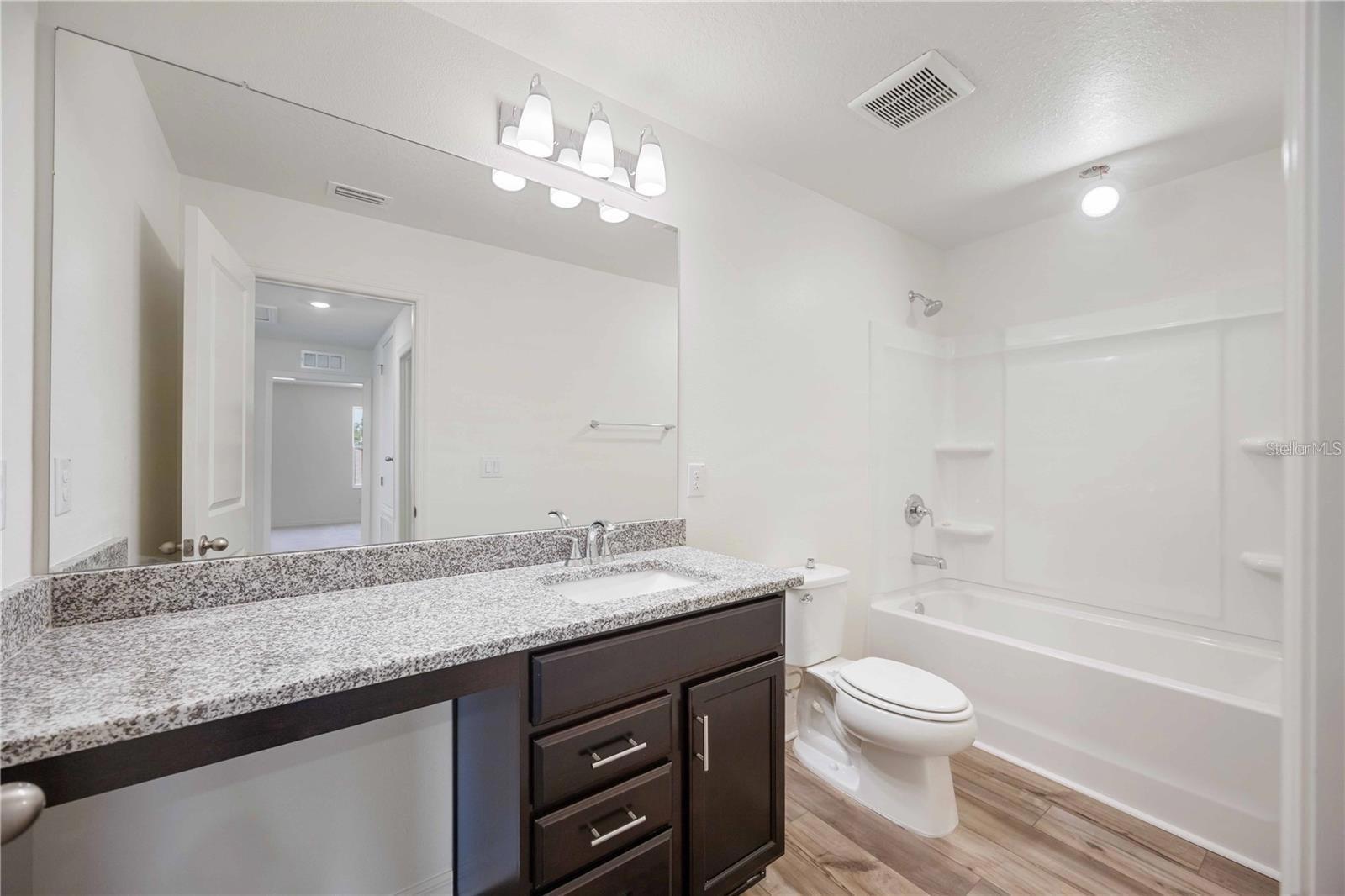 Image 11 of 28 For 37488 Williamette Way