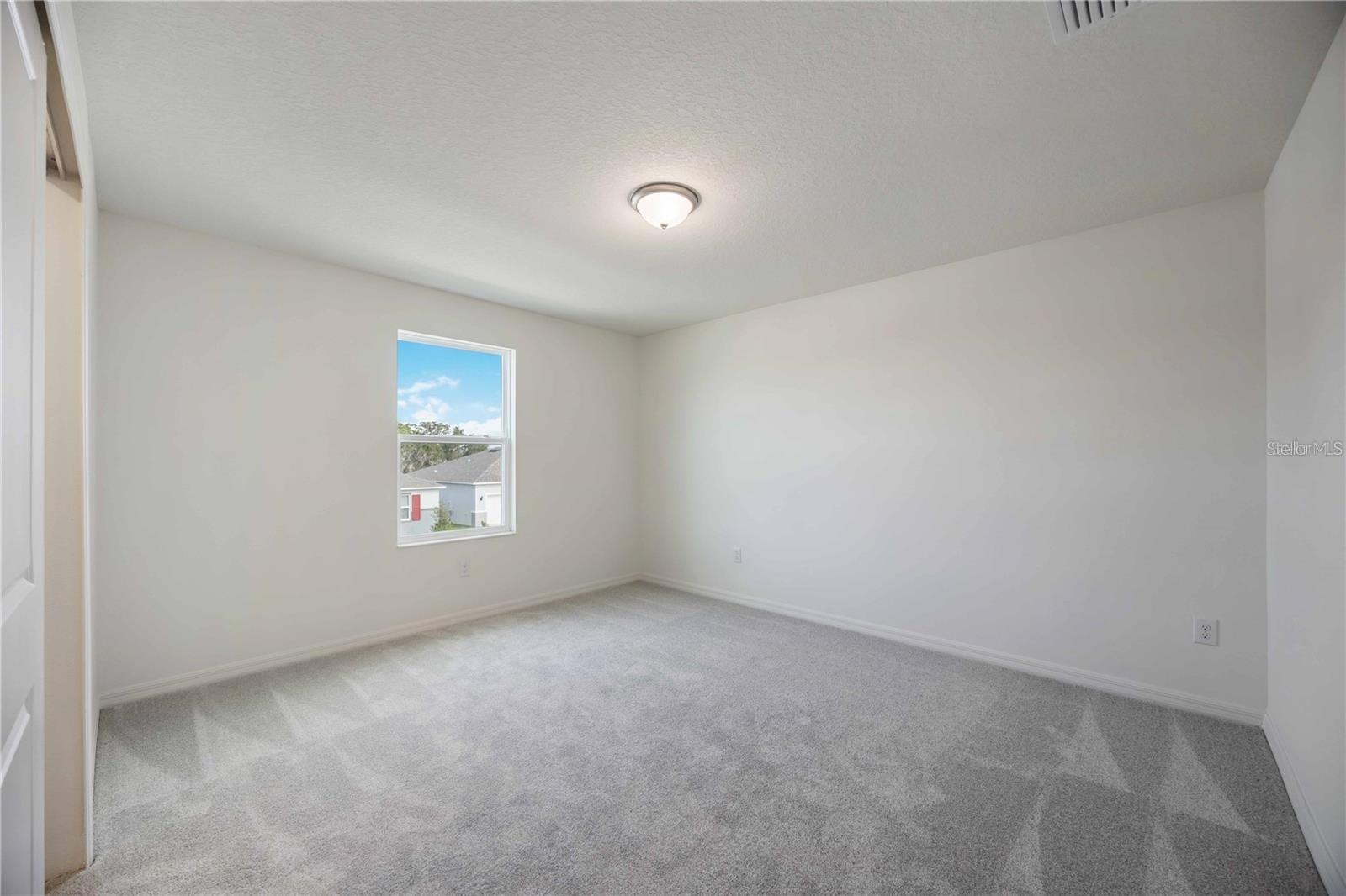 Image 13 of 28 For 37488 Williamette Way
