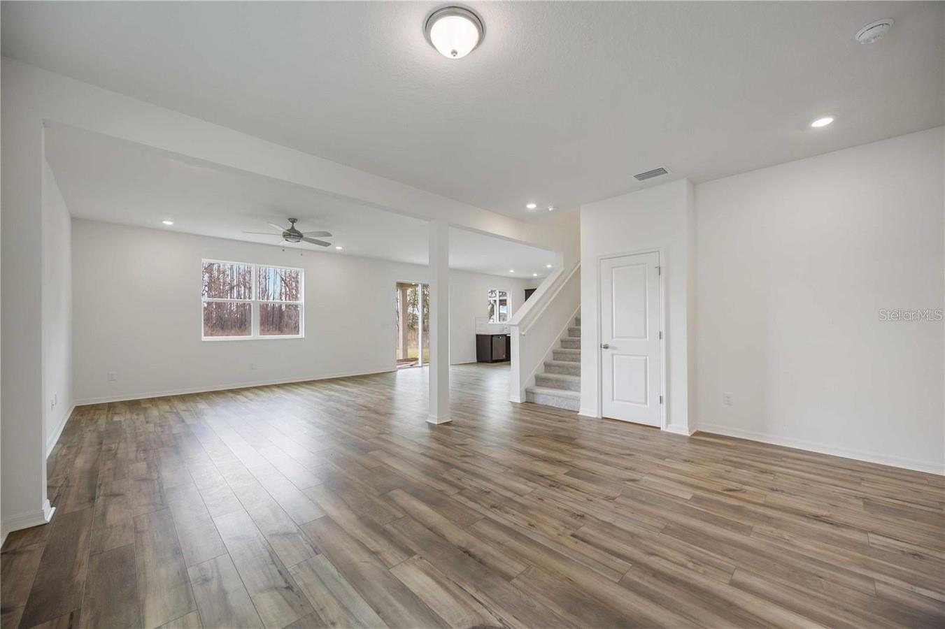Image 23 of 28 For 37488 Williamette Way