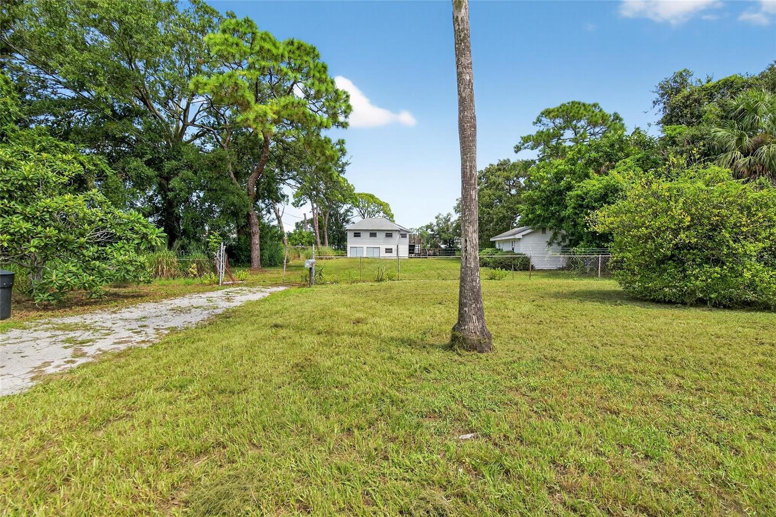 Image 9 of 14 For 745 34th Avenue S