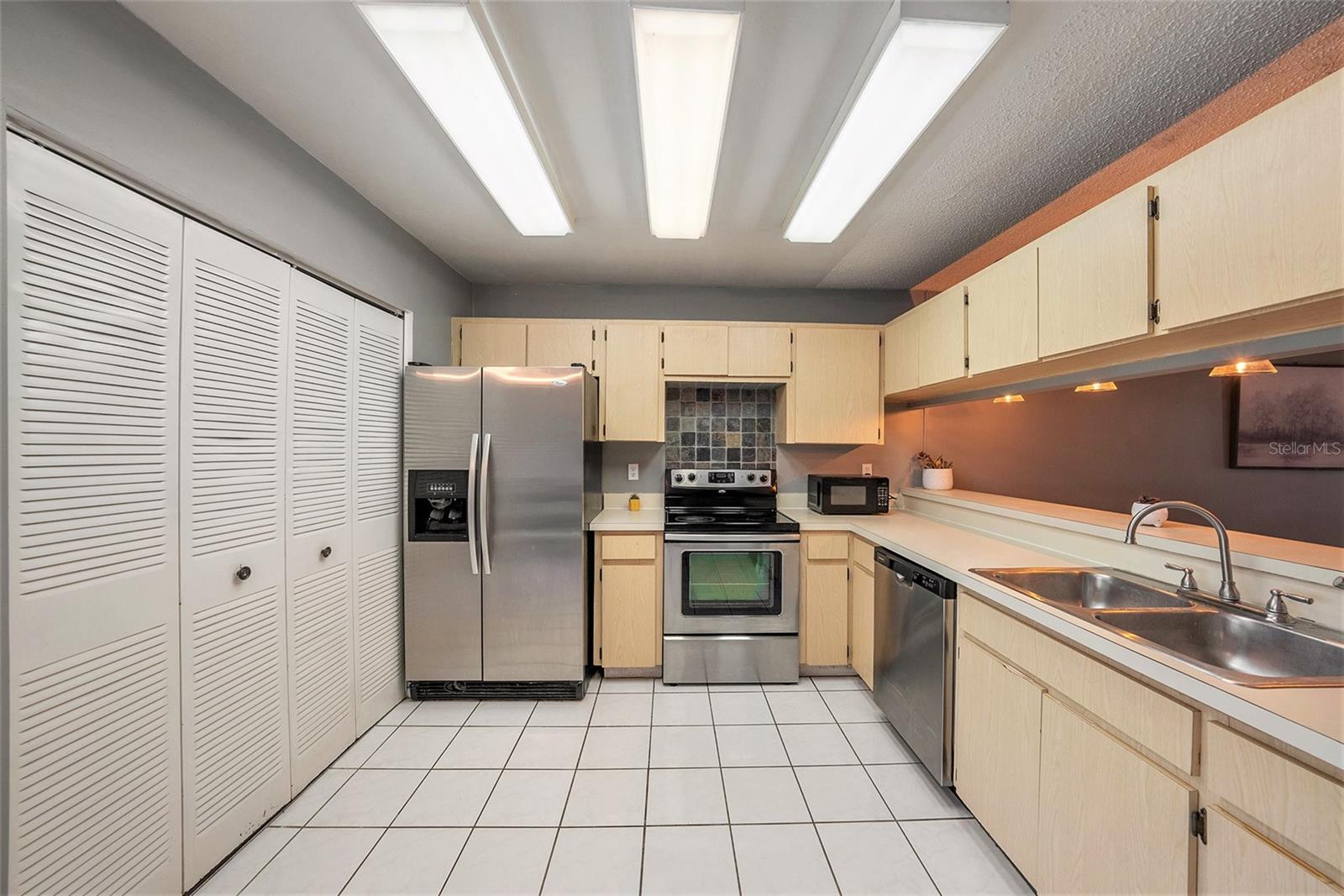 Image 12 of 28 For 5421 Britwell Court