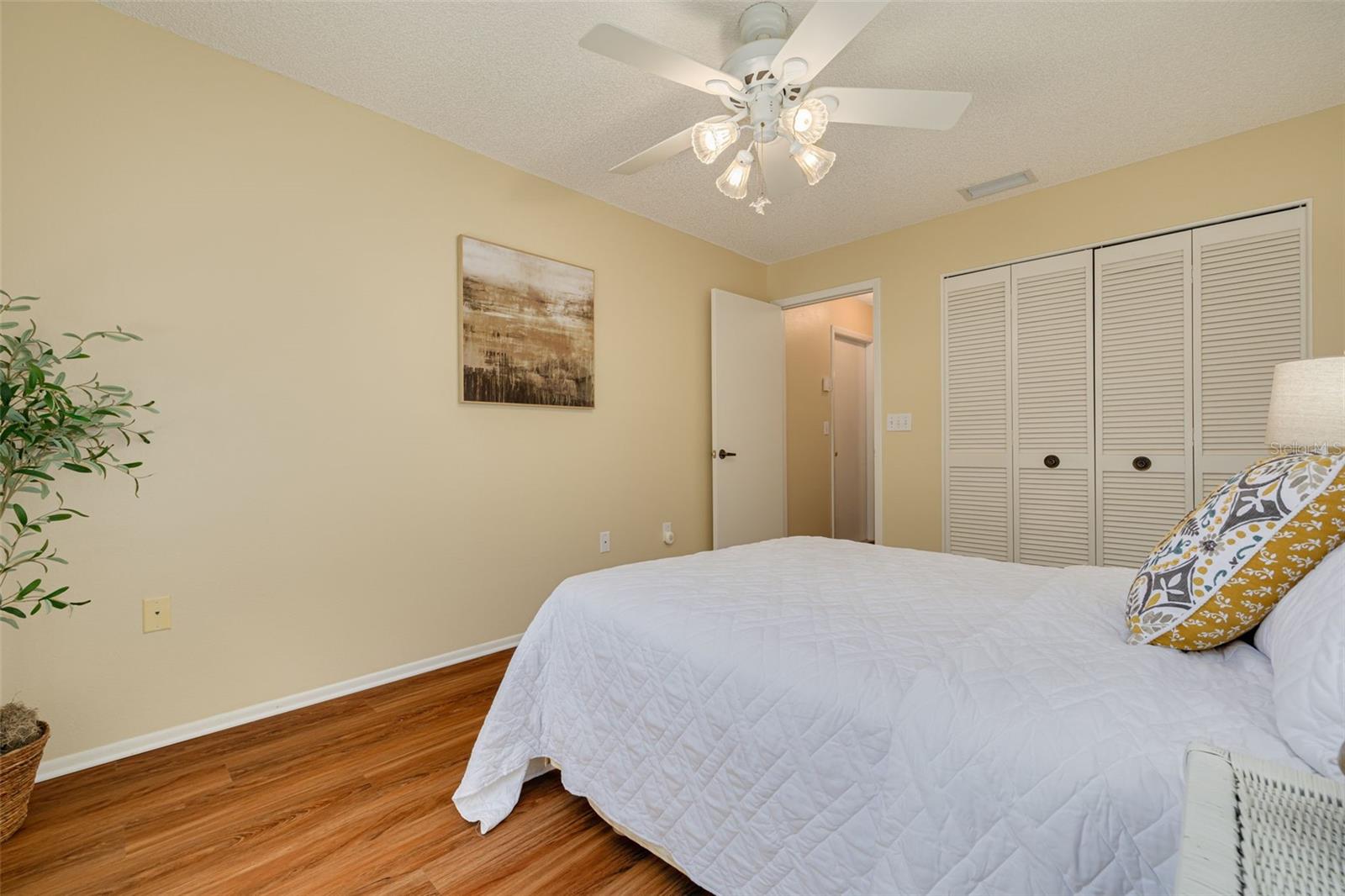 Image 21 of 38 For 3815 Muirfield Court