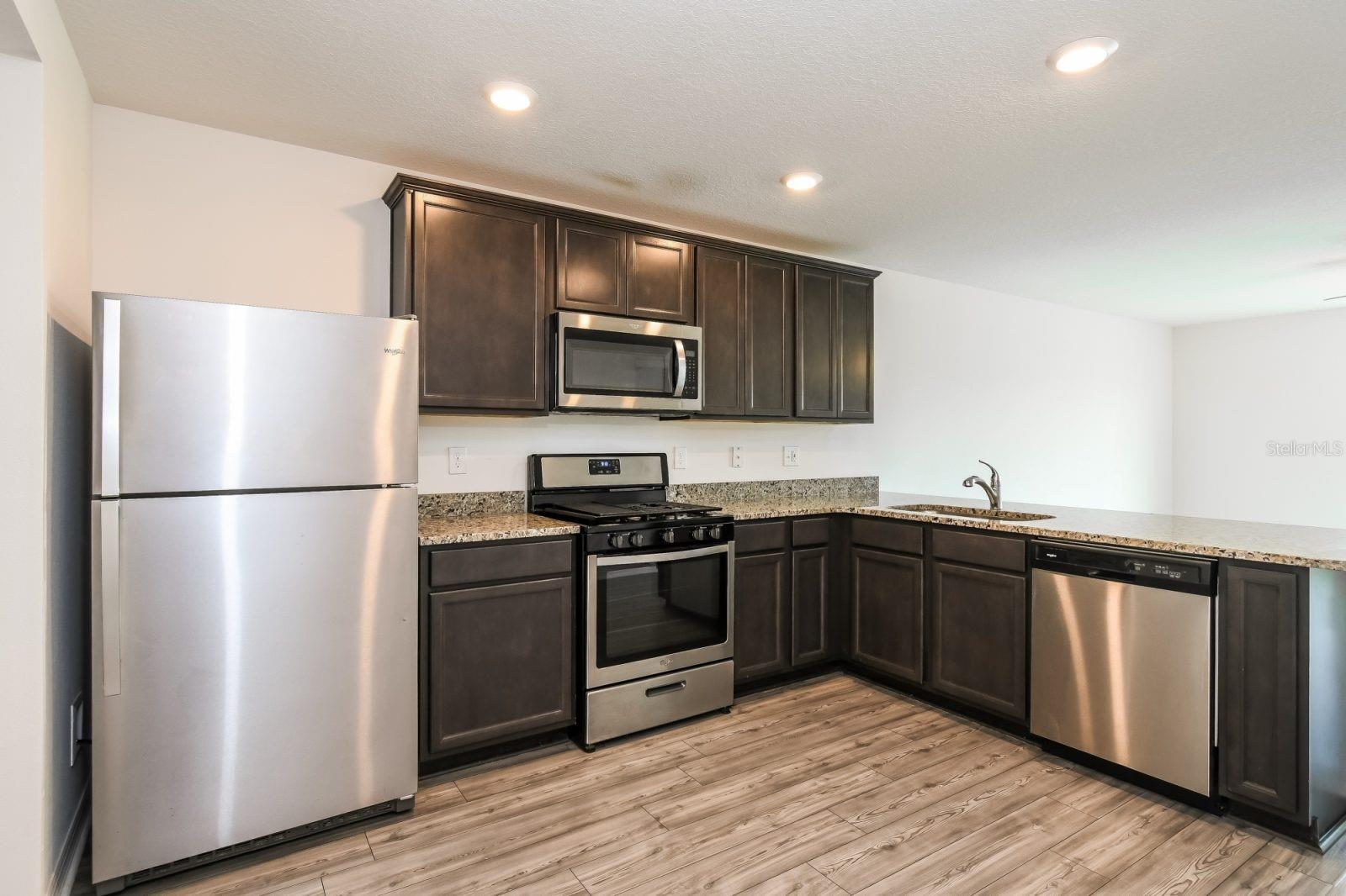 Image 2 of 11 For 325 Kensington View Drive