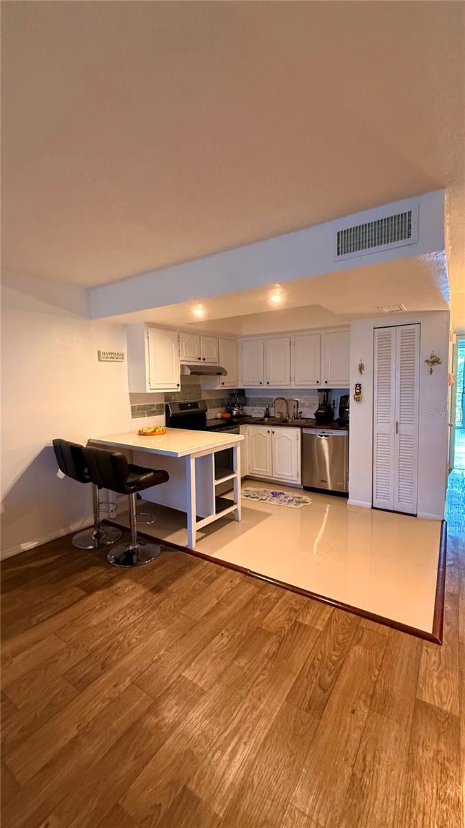 Image 10 of 24 For 2699 Seville Boulevard 607