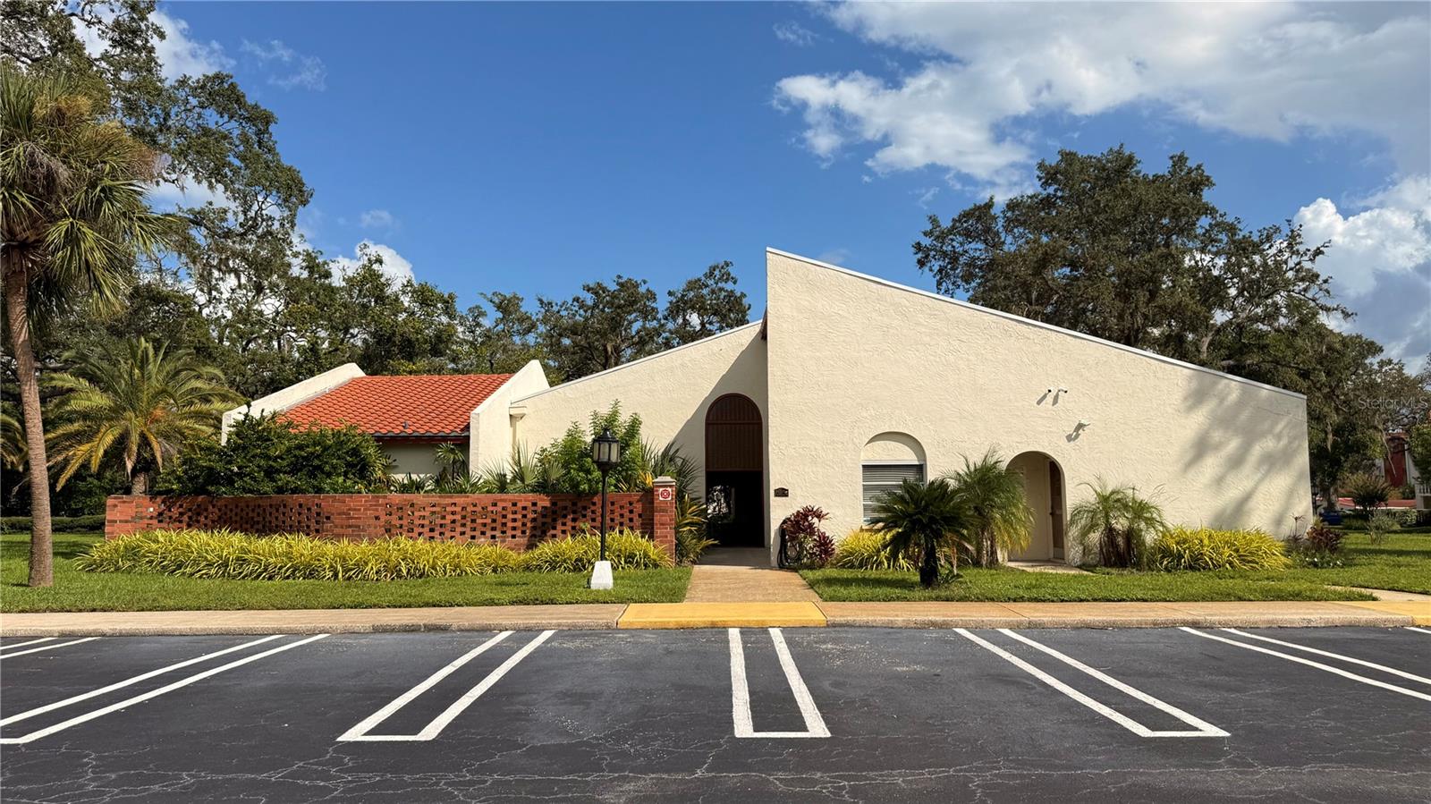 Image 19 of 24 For 2699 Seville Boulevard 607