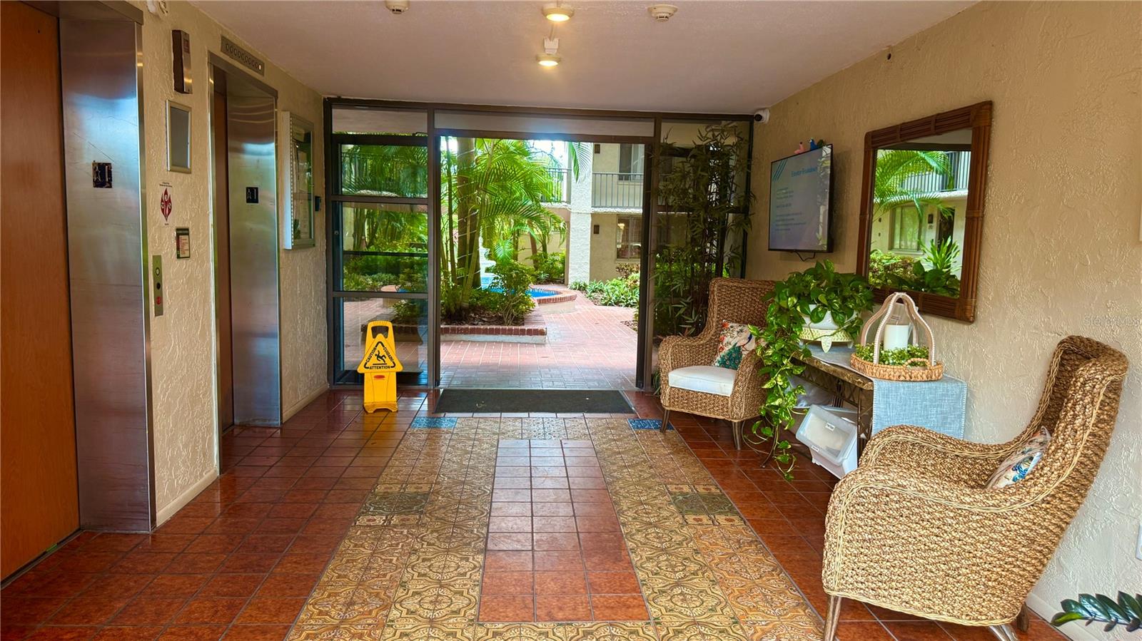 Image 6 of 24 For 2699 Seville Boulevard 607