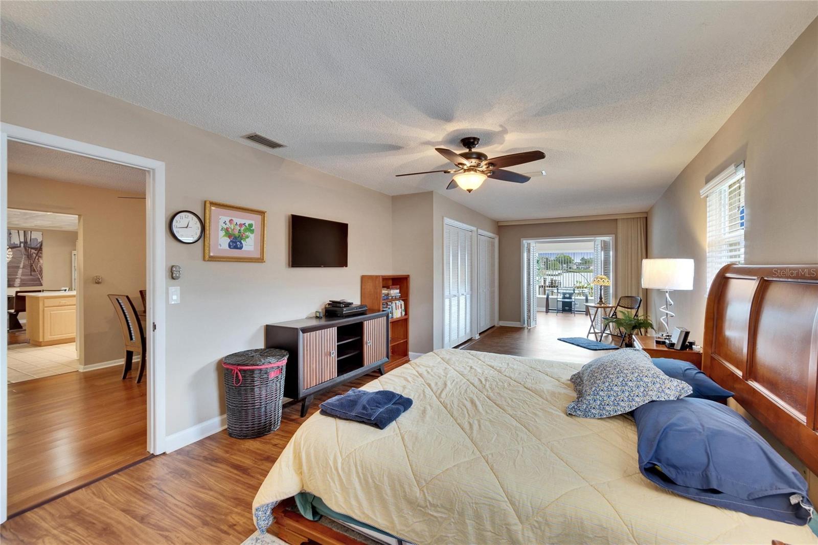 Image 39 of 73 For 1518 New Bedford Drive