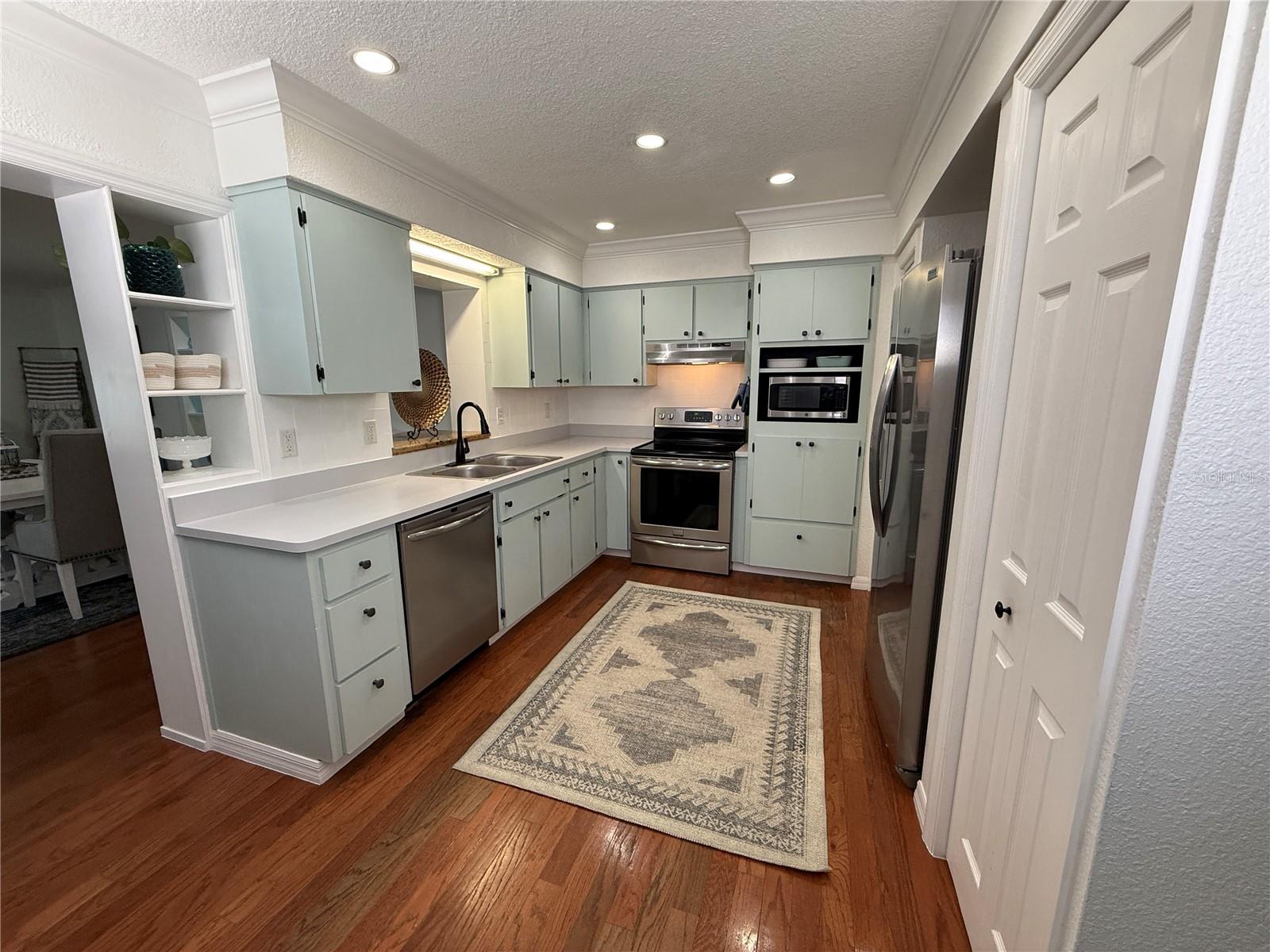 Image 12 of 29 For 29818 Seacol Street