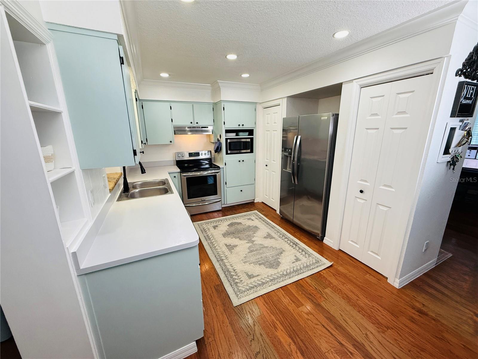 Image 13 of 29 For 29818 Seacol Street