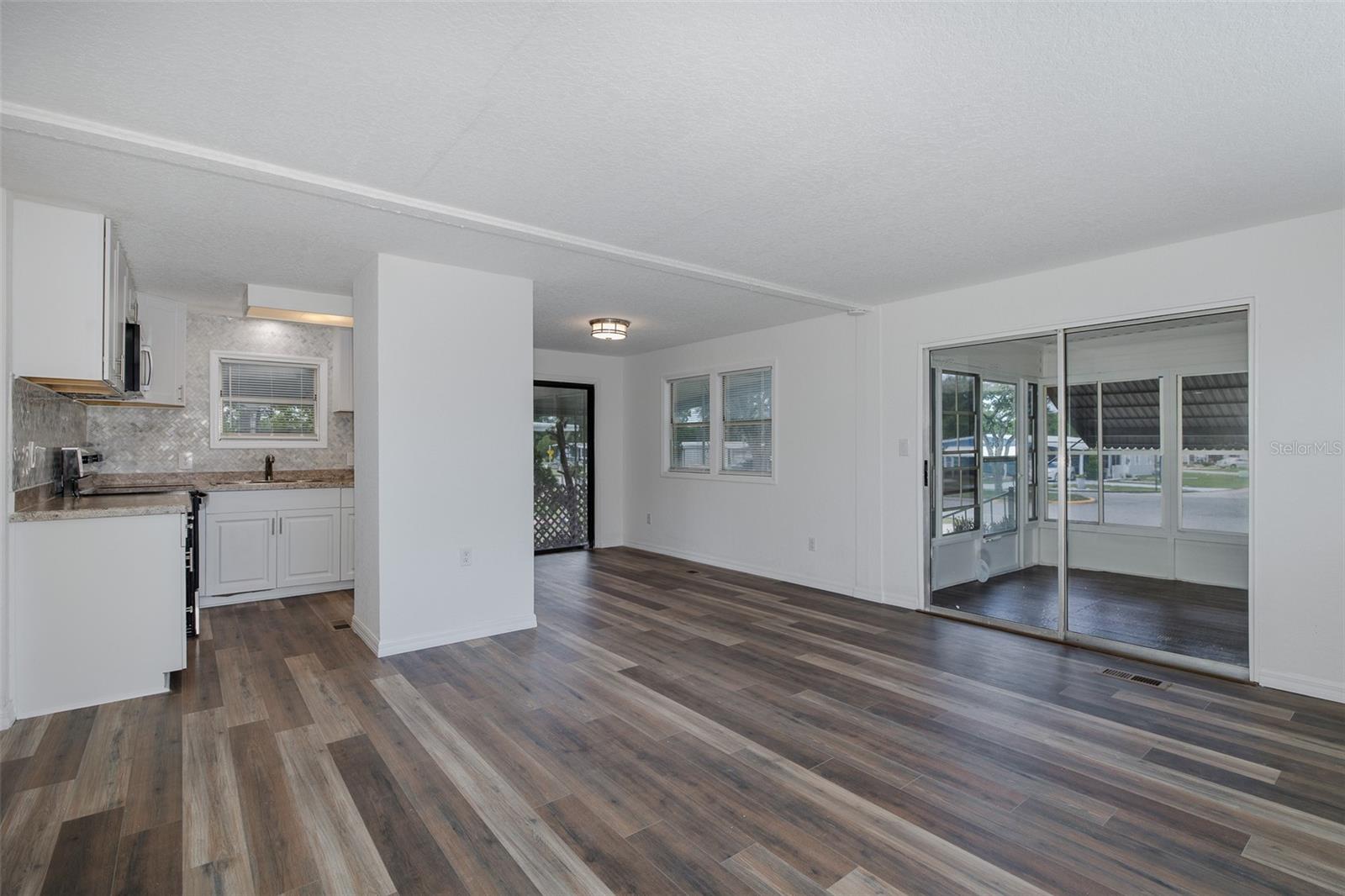 Image 13 of 51 For 7336 Brookridge Central Boulevard