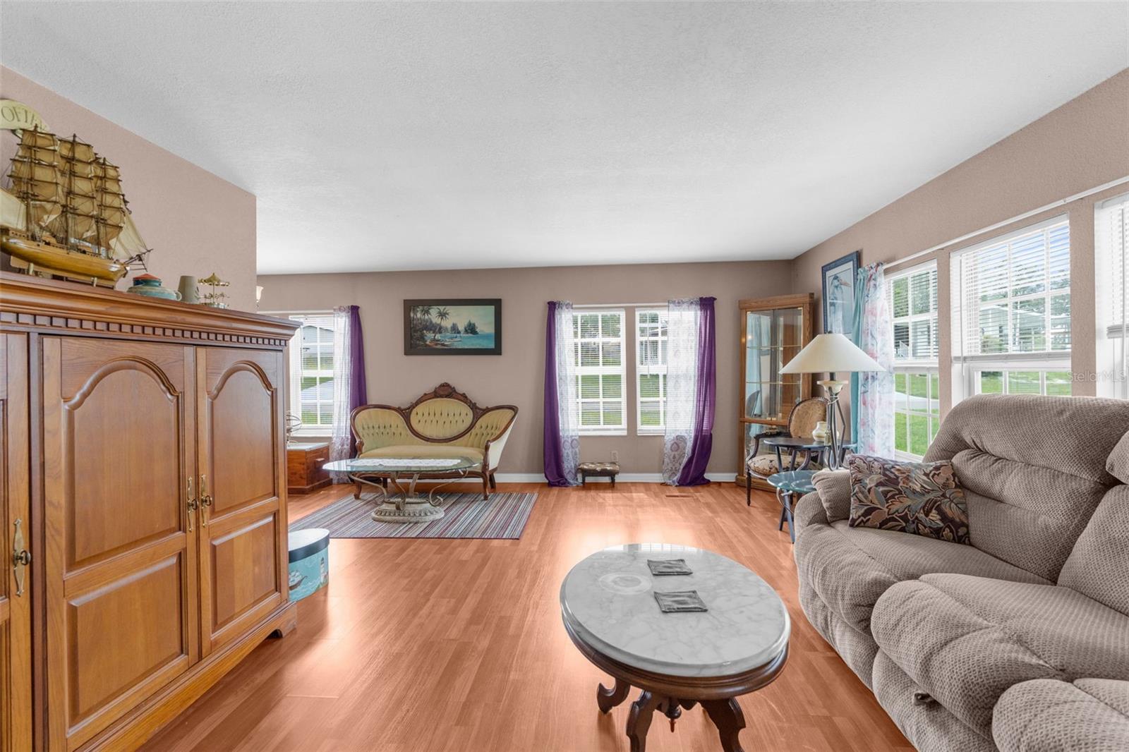 Image 10 of 49 For 8022 Eastern Circle Drive