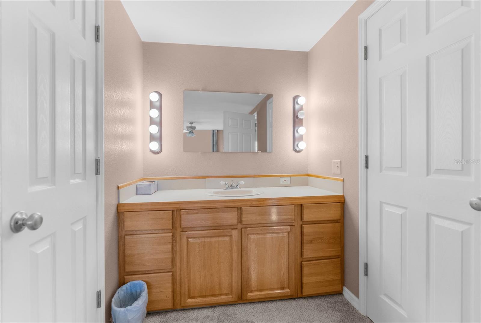 Image 14 of 49 For 8022 Eastern Circle Drive