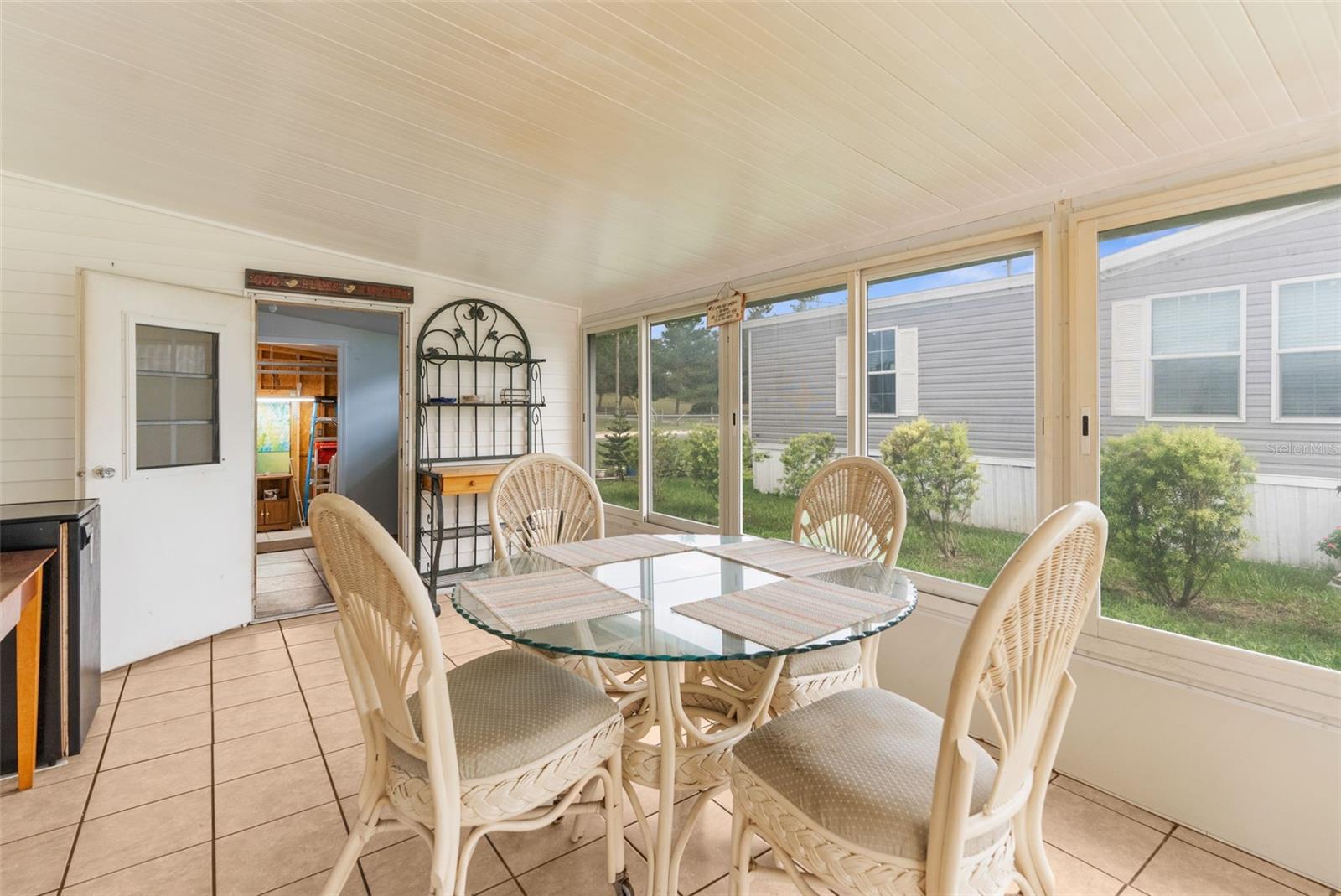 Image 21 of 49 For 8022 Eastern Circle Drive