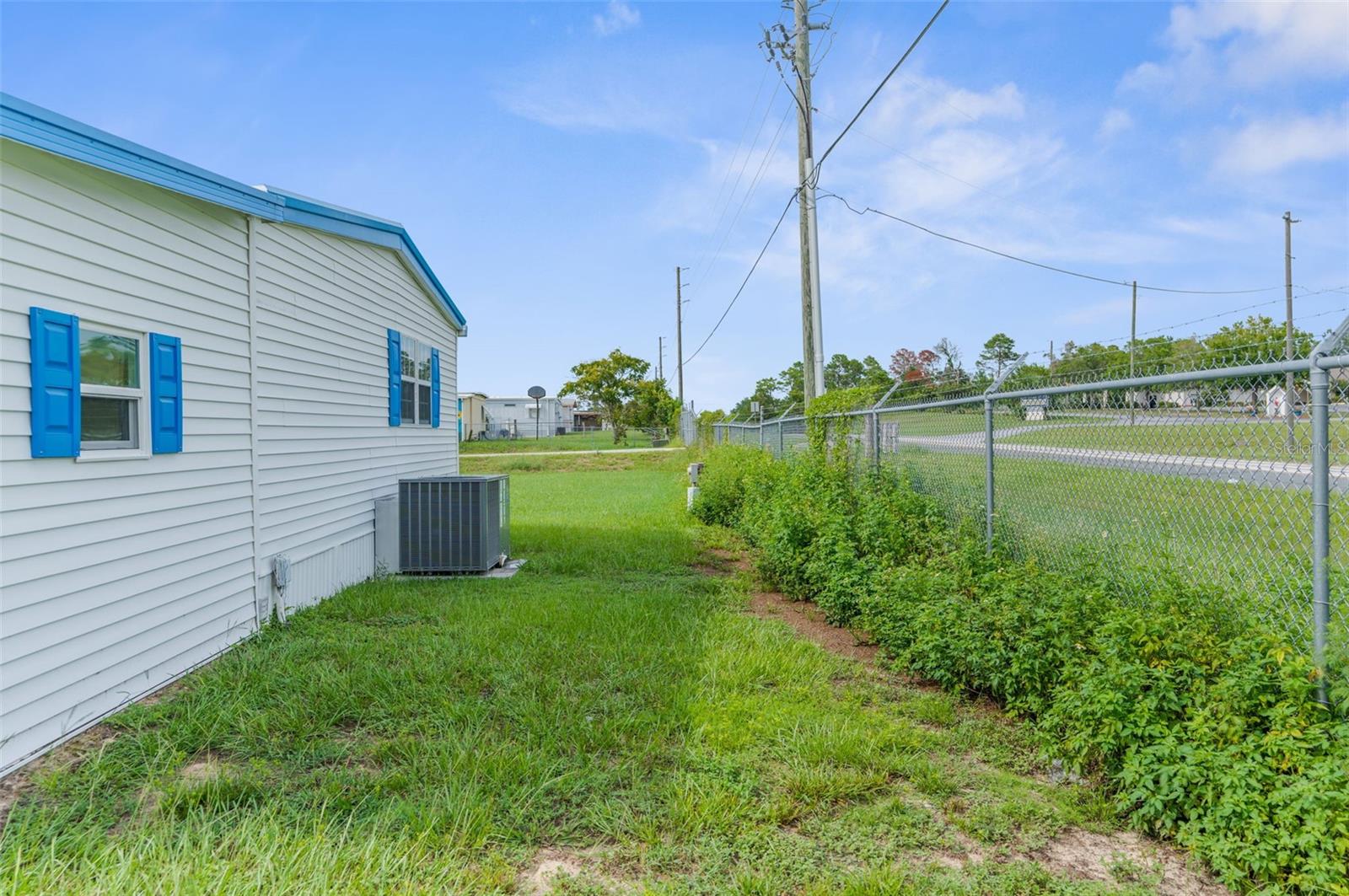 Image 30 of 49 For 8022 Eastern Circle Drive