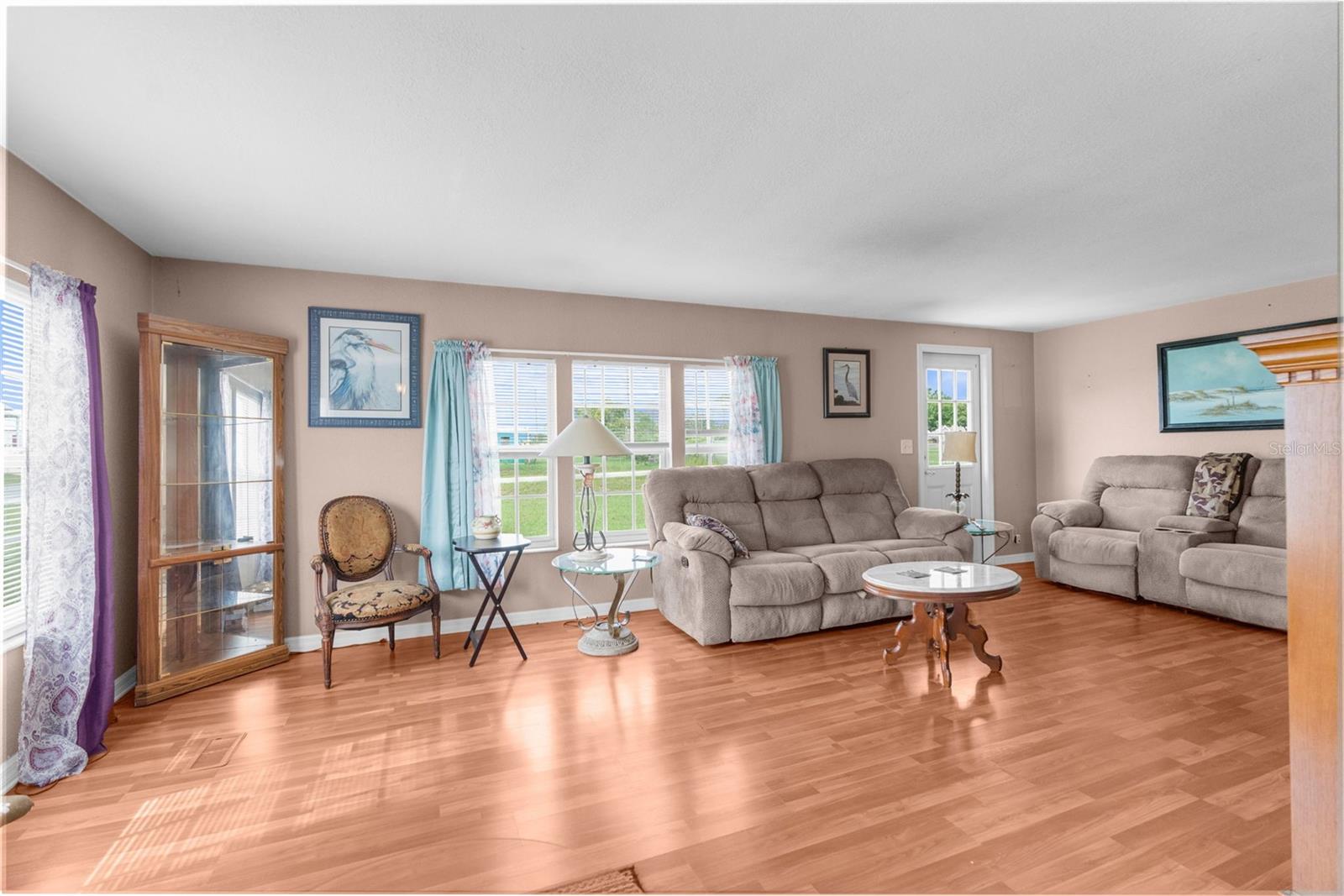 Image 9 of 49 For 8022 Eastern Circle Drive