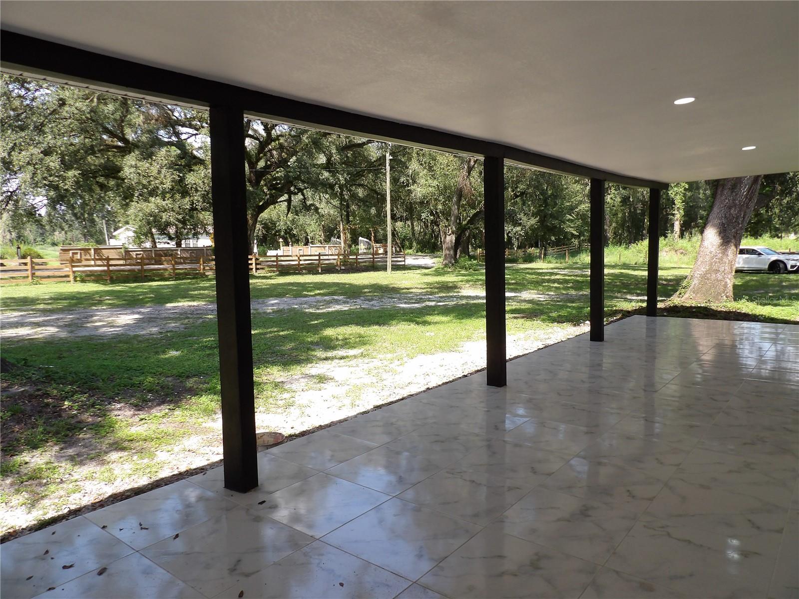 Listing photo id 11 for 39912 Jerry Rd