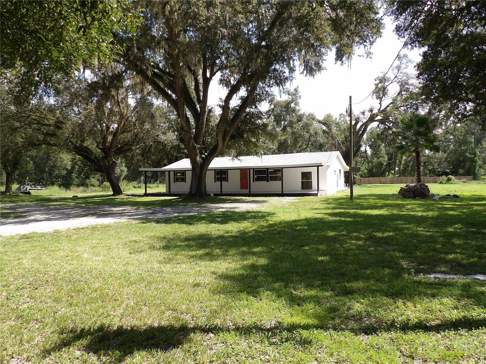 Listing photo id 0 for 39912 Jerry Rd