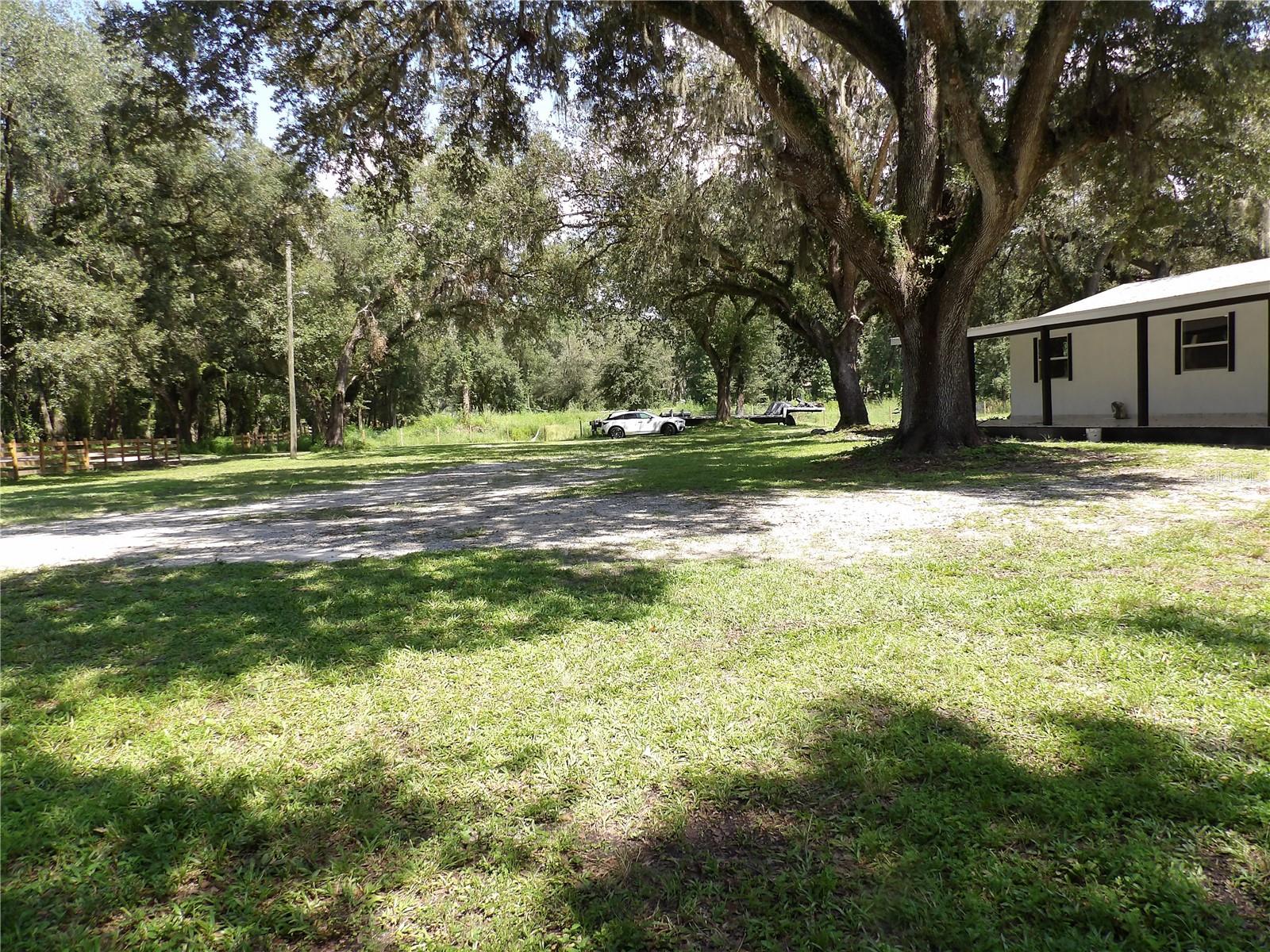 Listing photo id 2 for 39912 Jerry Rd