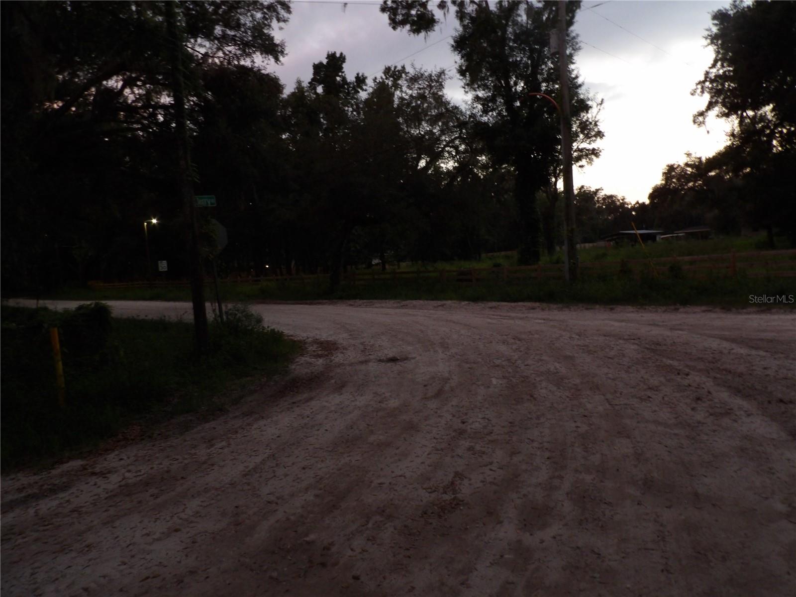 Listing photo id 58 for 39912 Jerry Rd
