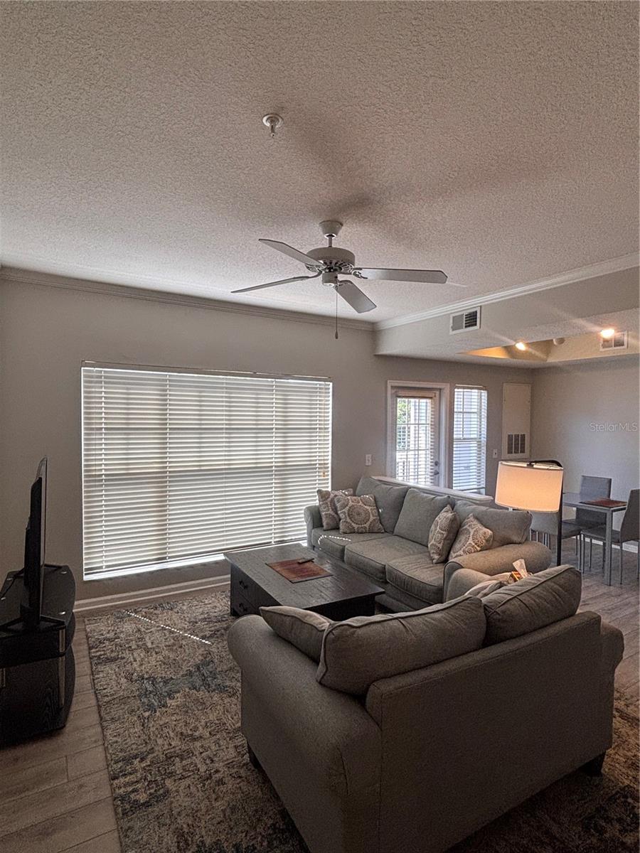Image 11 of 18 For 800 Dakota Avenue 330