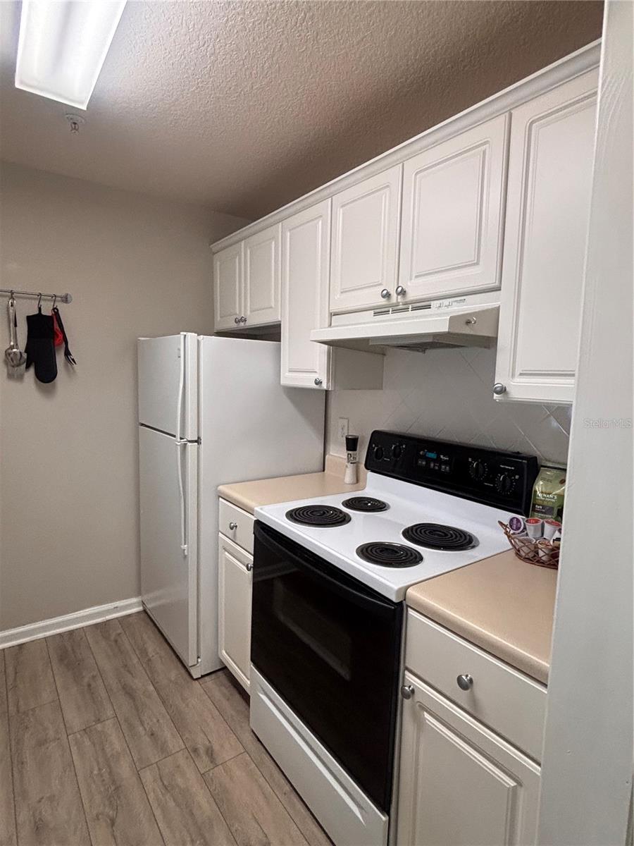 Image 3 of 18 For 800 Dakota Avenue 330