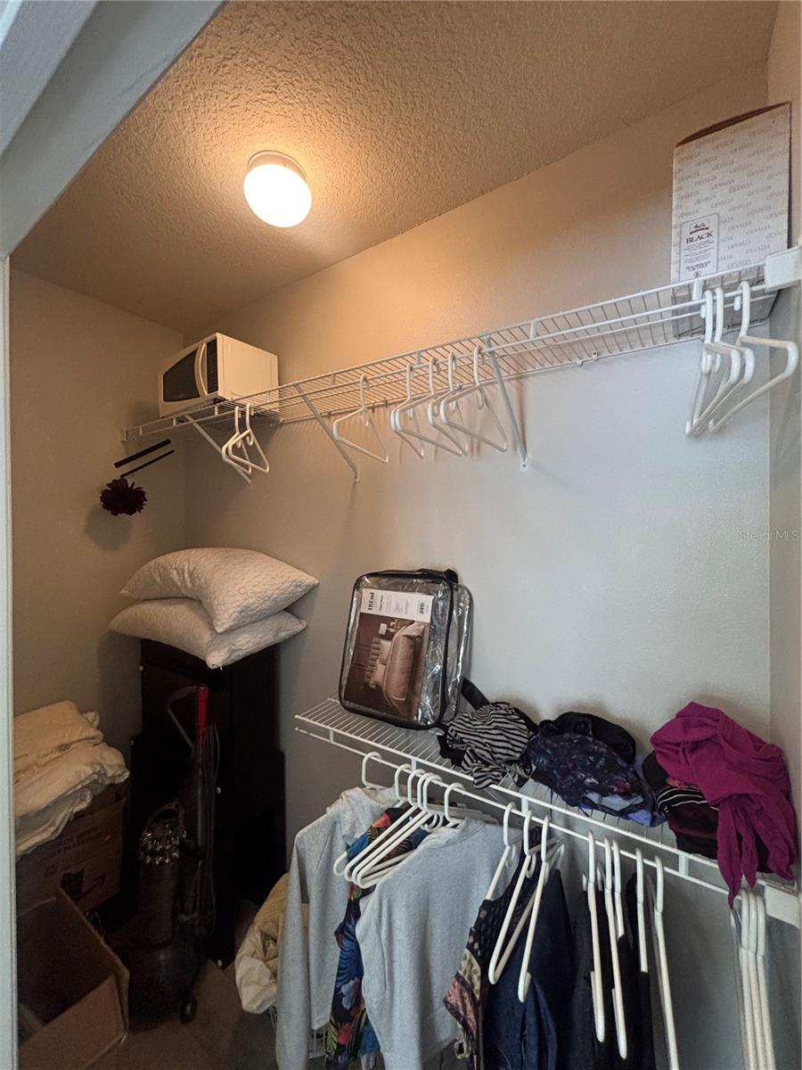 Image 8 of 18 For 800 Dakota Avenue 330