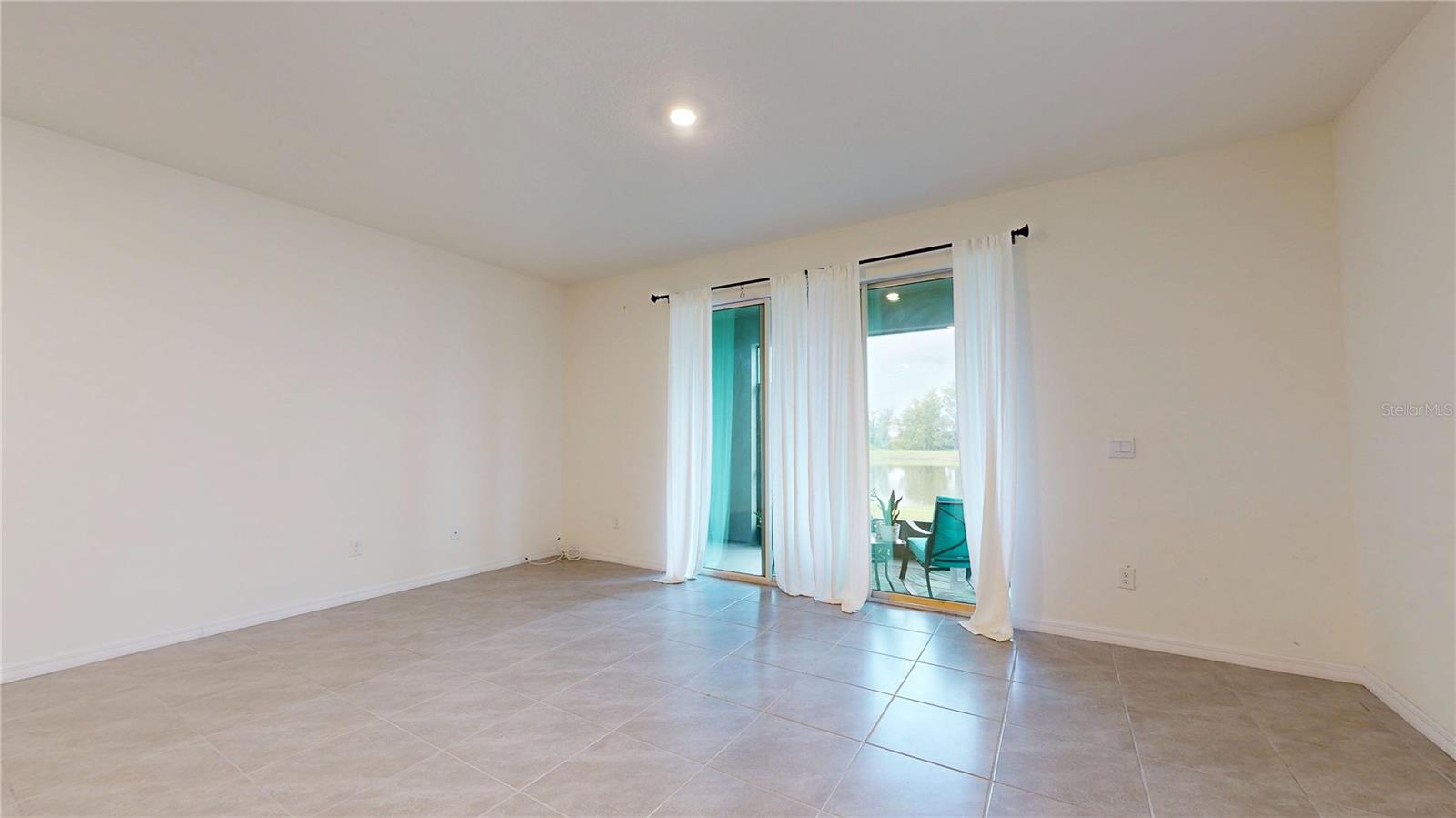 Image 11 of 32 For 33002 Major Oak Drive