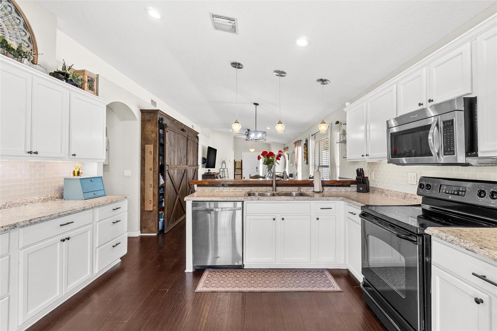 Image 10 of 34 For 12418 White Bluff Road