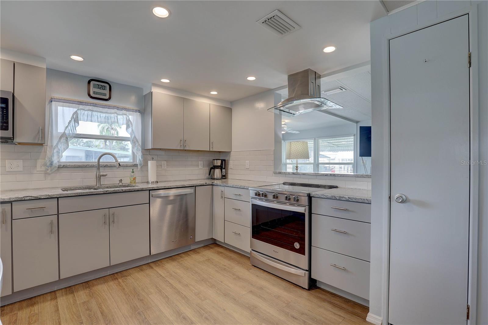 Image 10 of 37 For 113 Royal Palm Circle