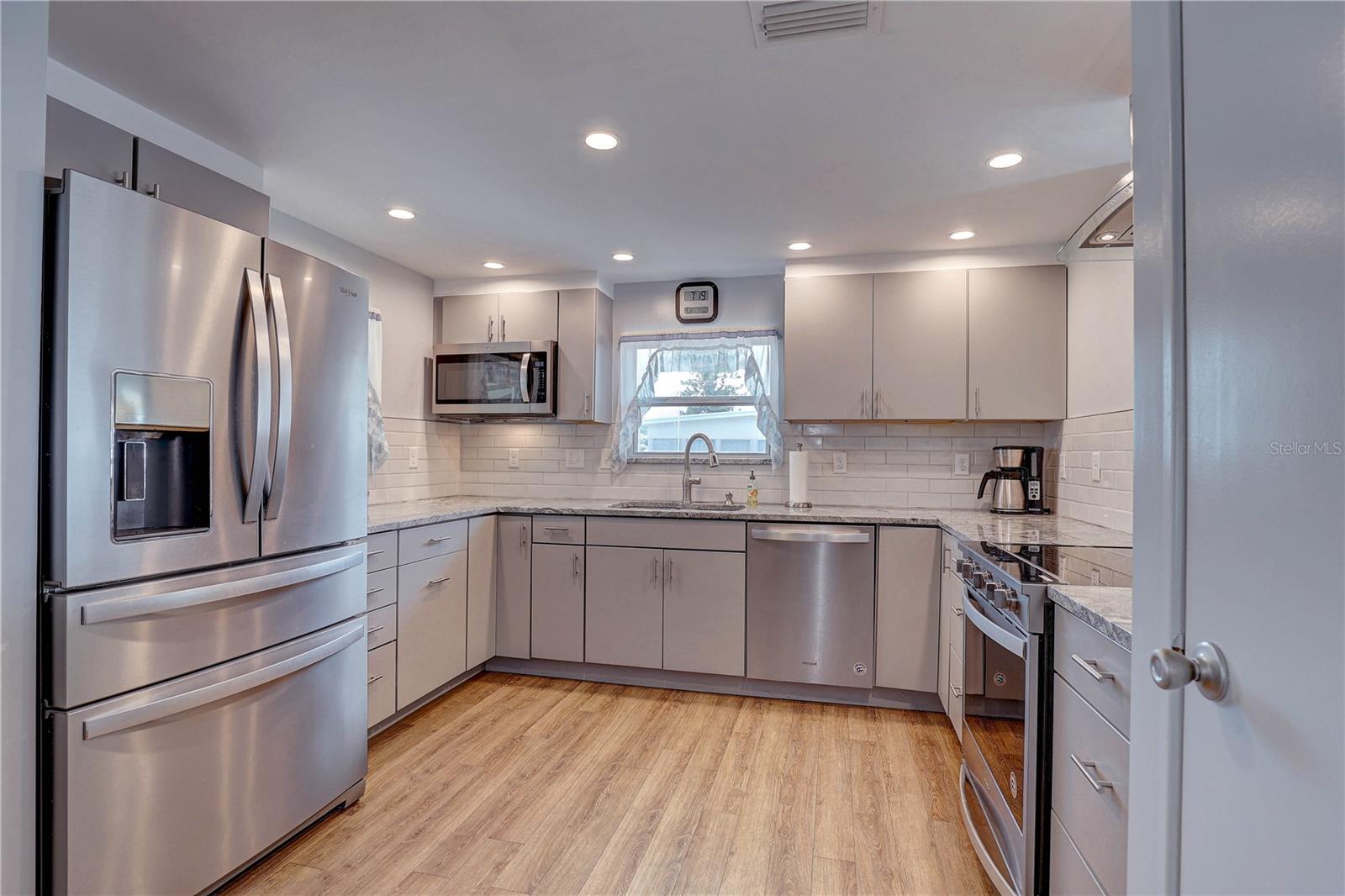 Image 11 of 37 For 113 Royal Palm Circle