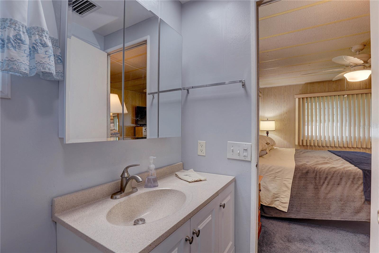 Image 18 of 37 For 113 Royal Palm Circle