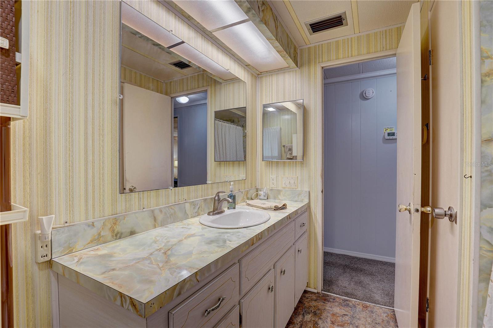 Image 21 of 37 For 113 Royal Palm Circle