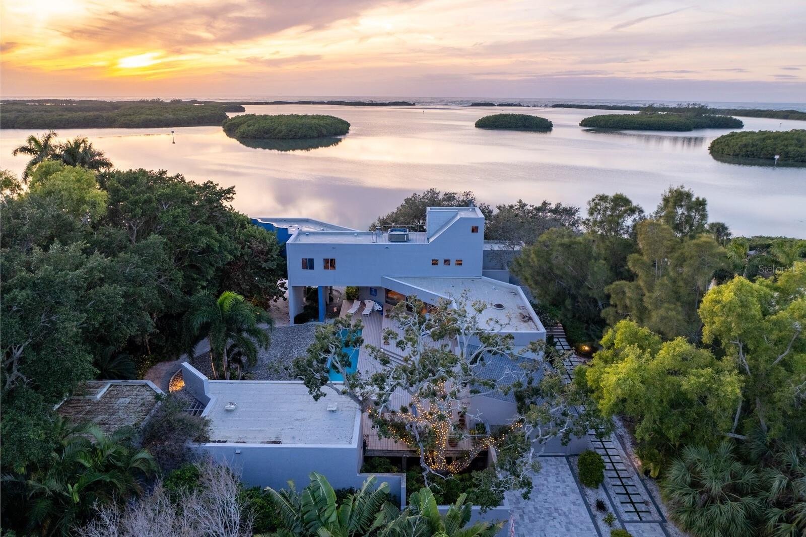 Image 7 of 38 For 1761 Oceanview Drive