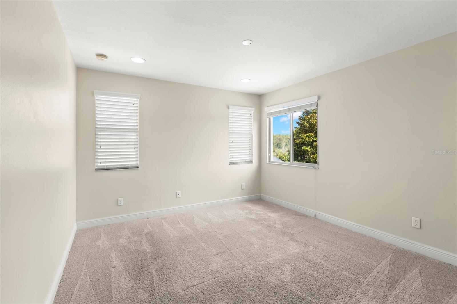 Image 51 of 75 For 19315 Falcon Crest Boulevard